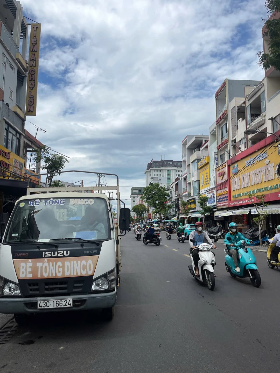 Ong Ich Khiem Street, 3-story commercial townhouse, 69sqm, Hai Chau, Da Nang