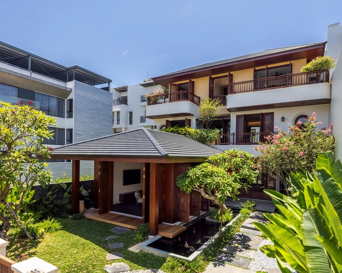 Biệt thự 385 m2 lấy cảm hứng từ nhà vườn truyền thống Huế