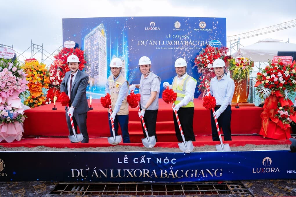 Cất nóc tòa căn hộ Luxora Bắc Giang