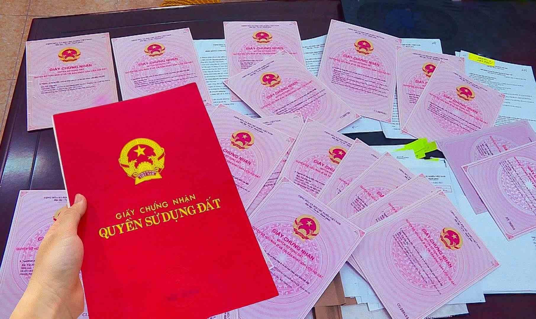 Hồ sơ đất đai bị trả nhiều lần nhưng thuê “cò” làm lại nhanh, Bộ Nông nghiệp và Môi trường yêu cầu chấm dứt